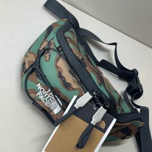 (new+tag) The North Face belt bag / sling pack (camo)